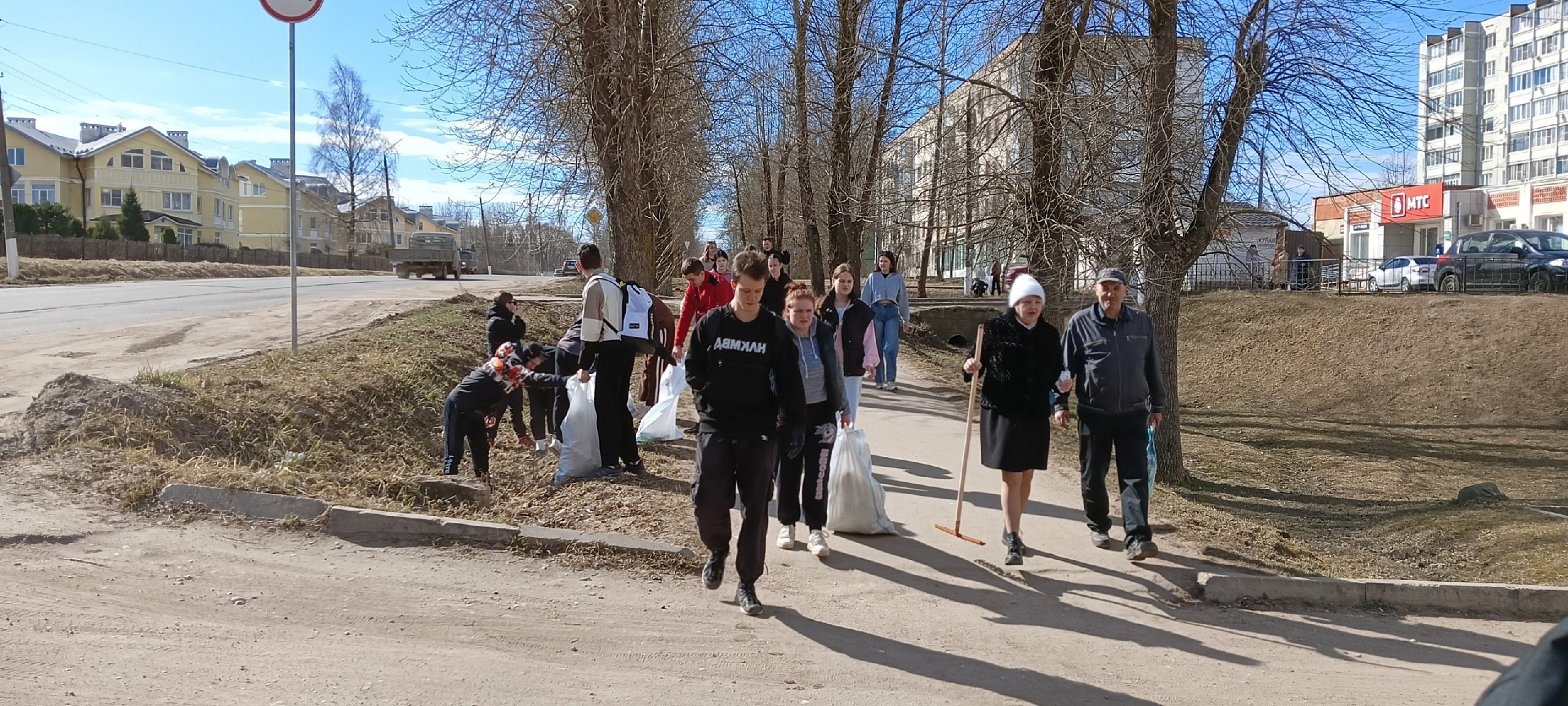 общегородской субботник  мероприятий по благоустройству города
