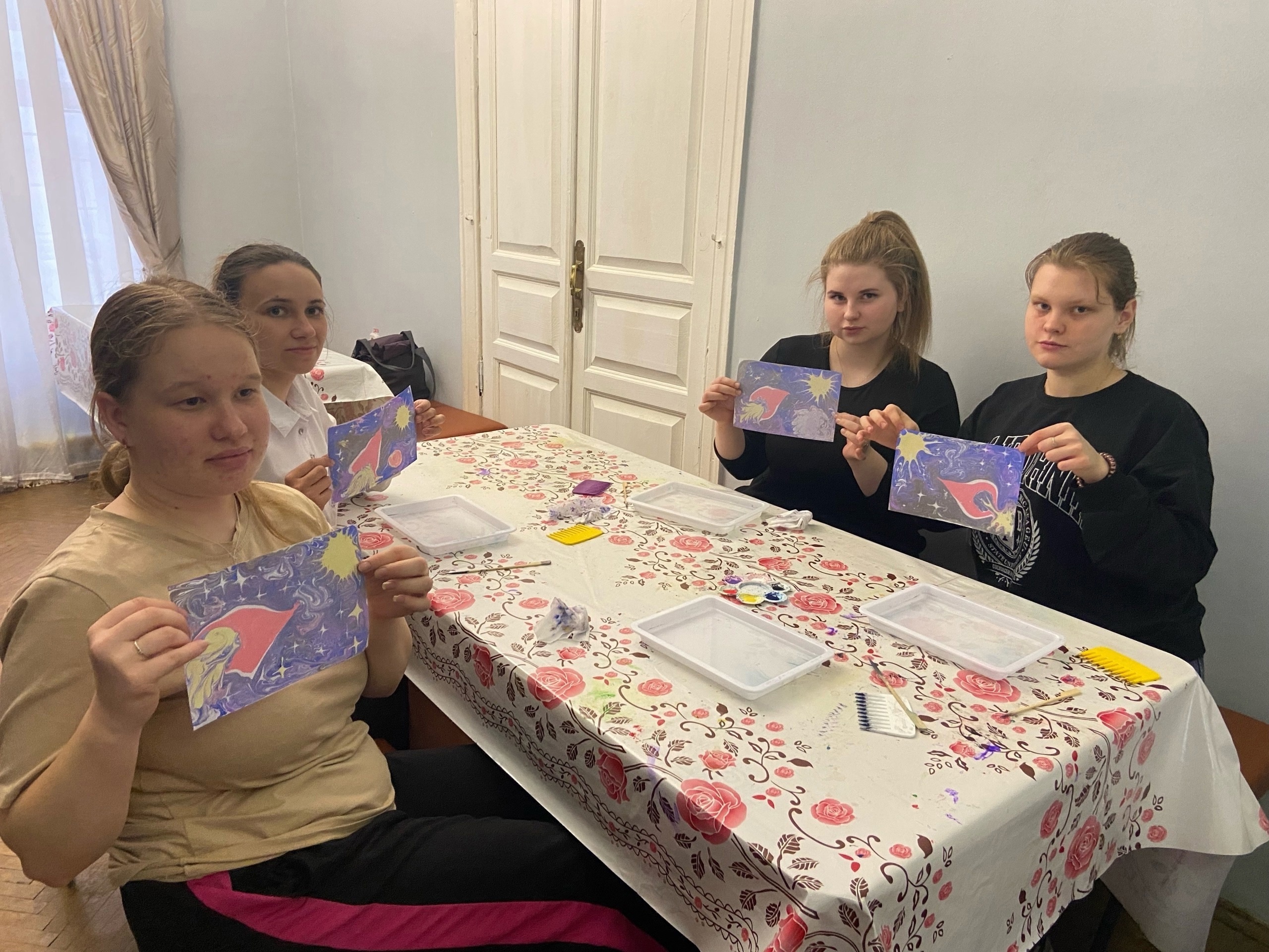 участие в мастер-классе по рисованию