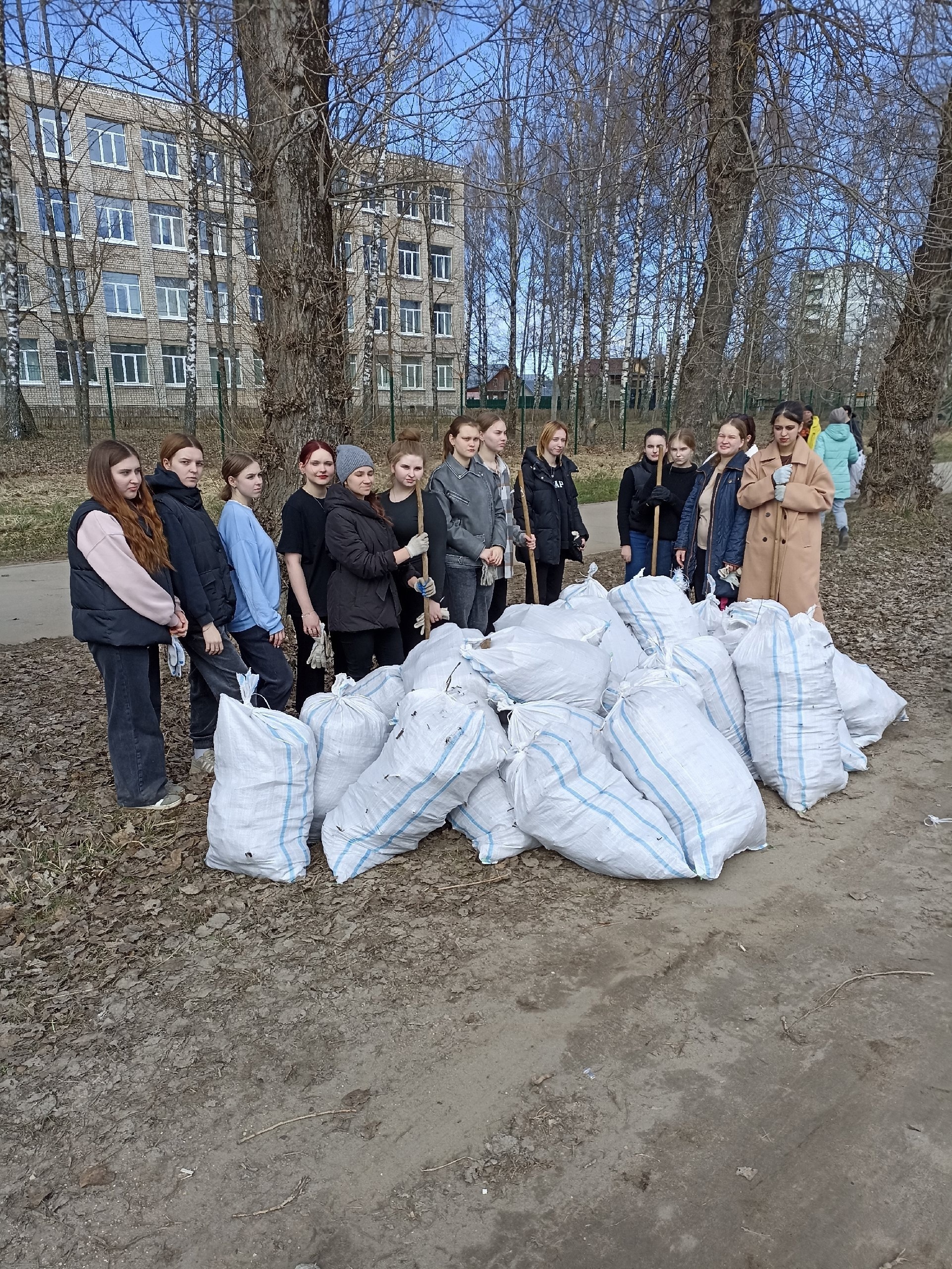 общегородской субботник  мероприятий по благоустройству города
