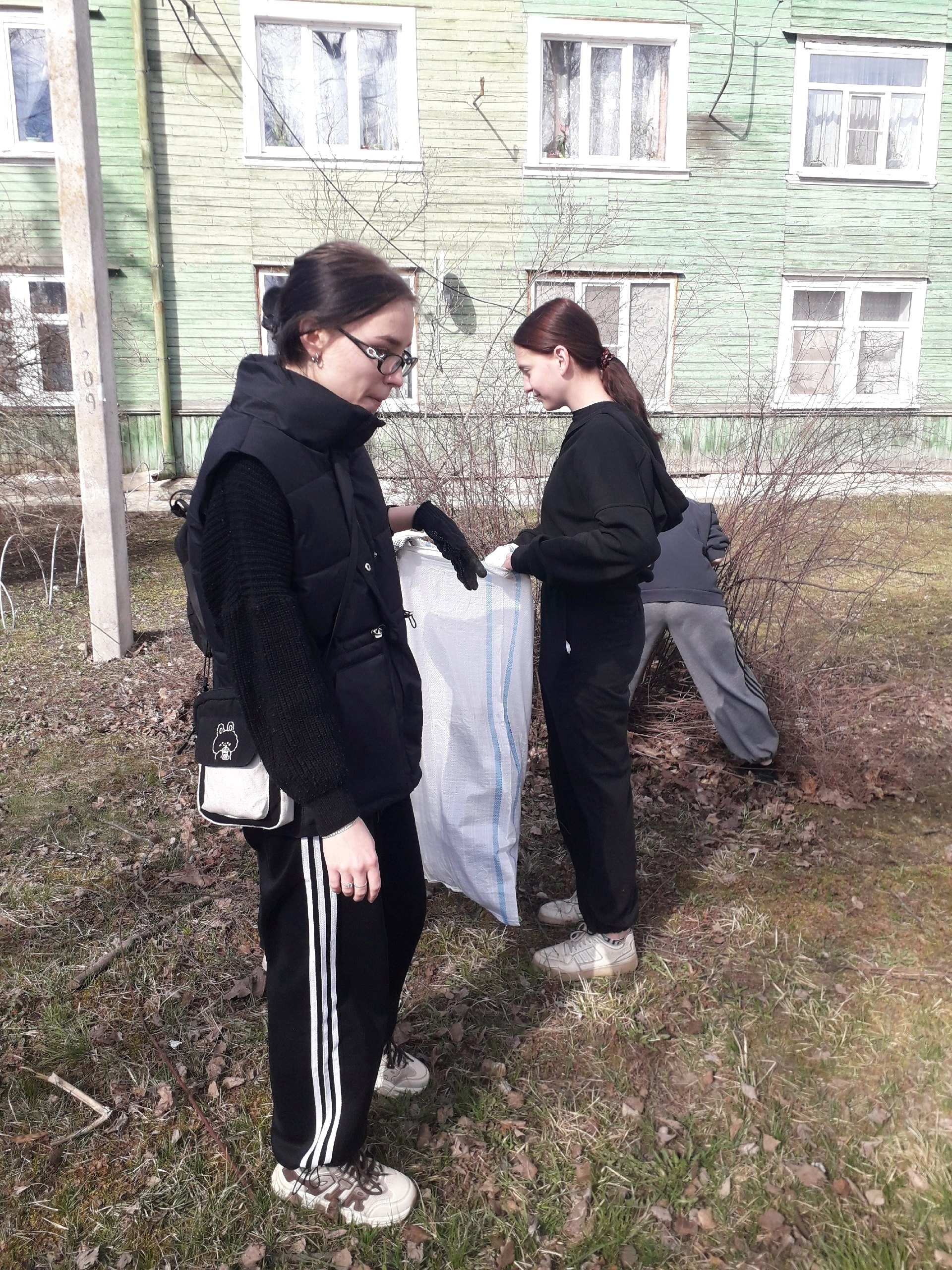 общегородской субботник  мероприятий по благоустройству города